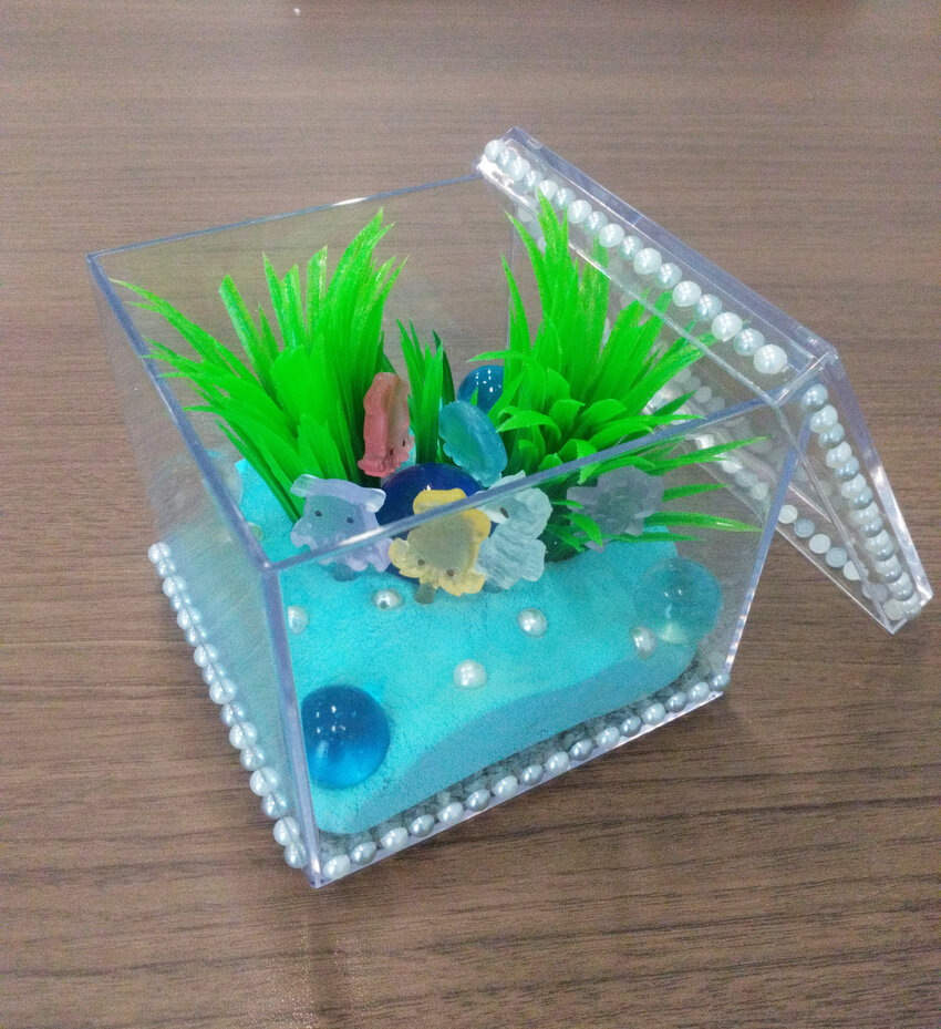 Handmade aquarium (sea creatures) _ Odakyu Department Store Machida - Corrected. jpg